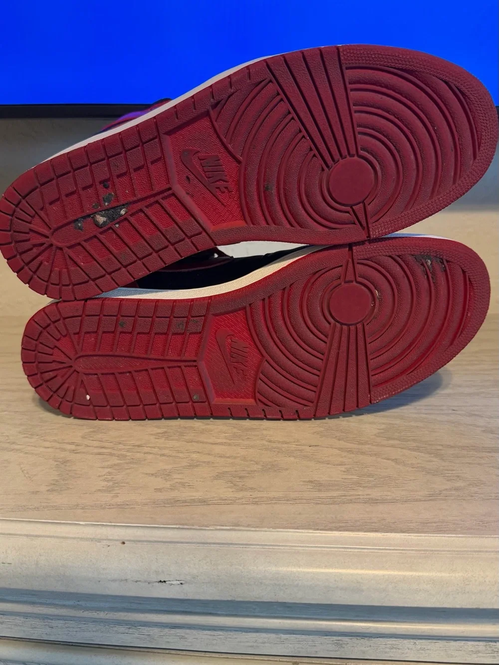Excellent condition Mens Jordan Black/Red Jordan 1 High Top Shoes
